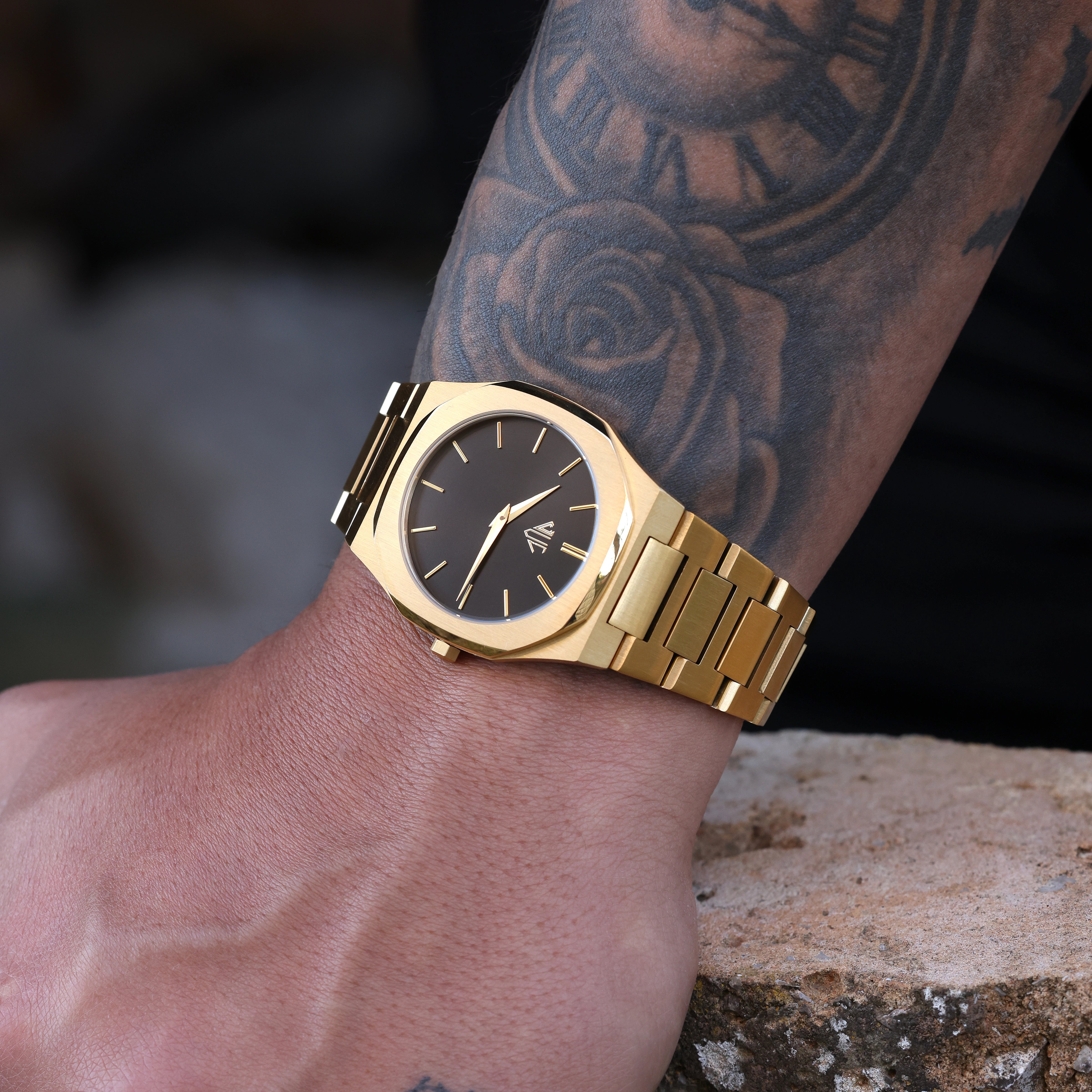 JULIVNO CLASSIC WATCH - GOLD