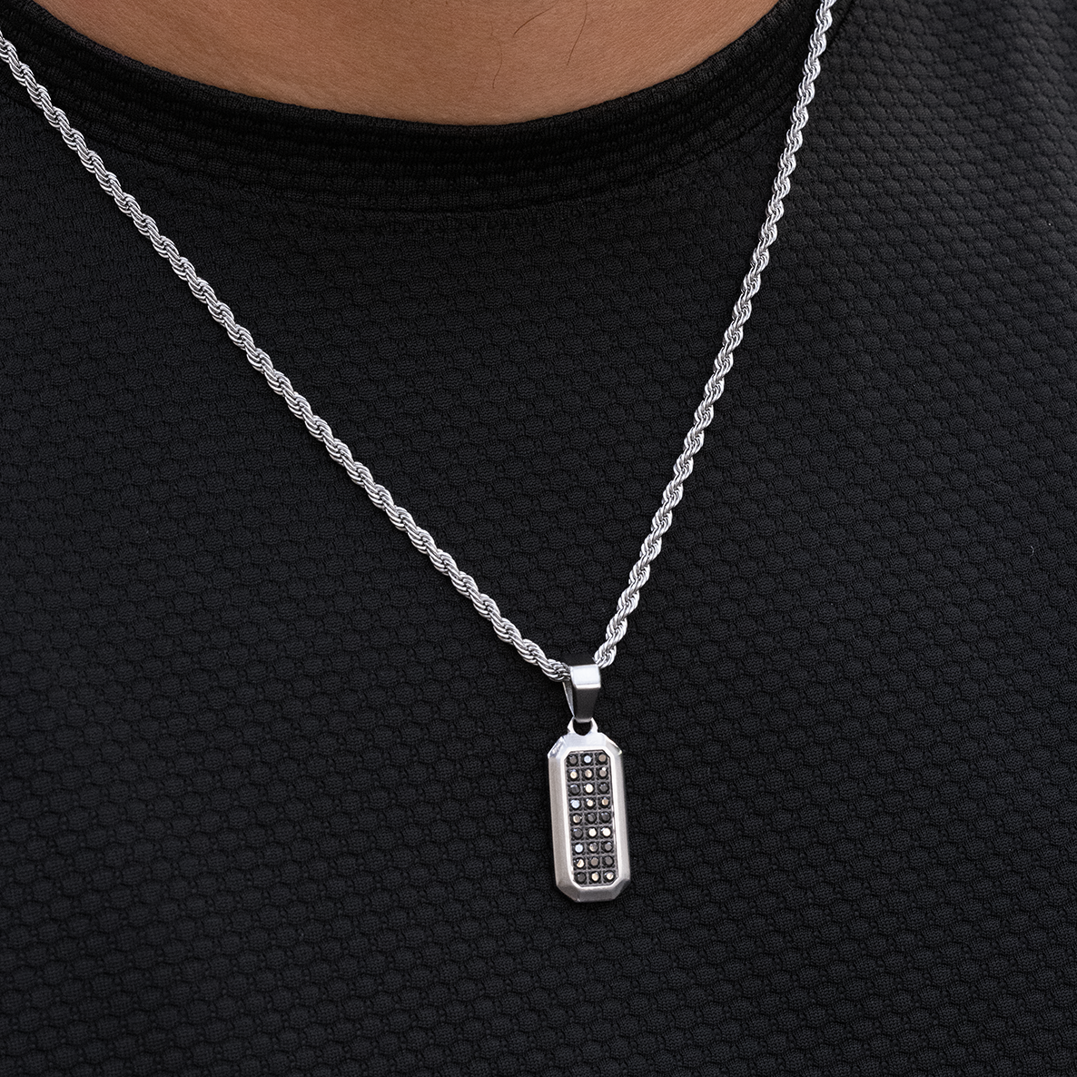 DIAMOND RECTANGLE PENDANT - WHITE GOLD (25𝘮𝘮)