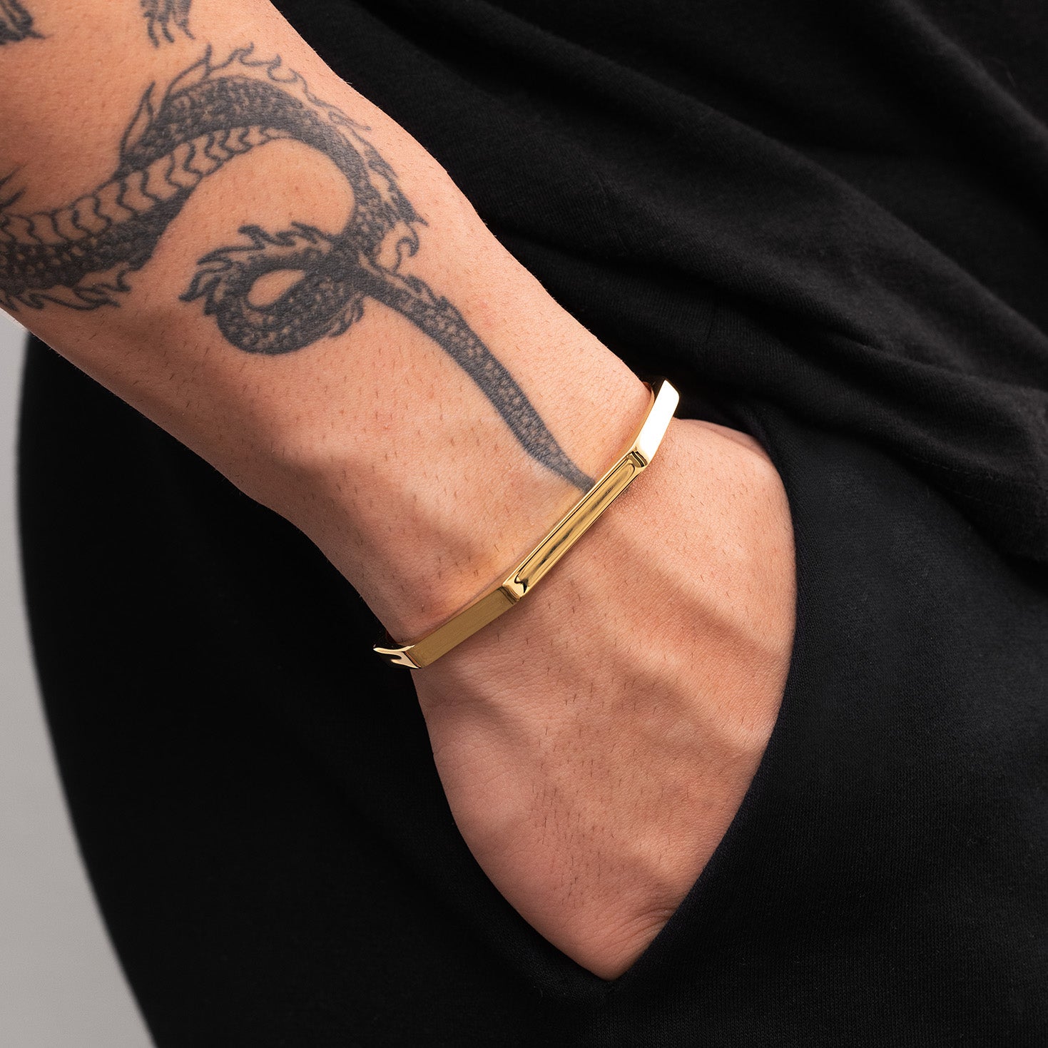 HEXAGON CUFF - GOLD