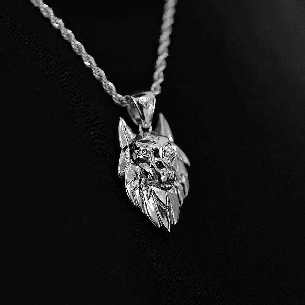 WOLF PENDANT - WHITE GOLD (34𝘮𝘮)