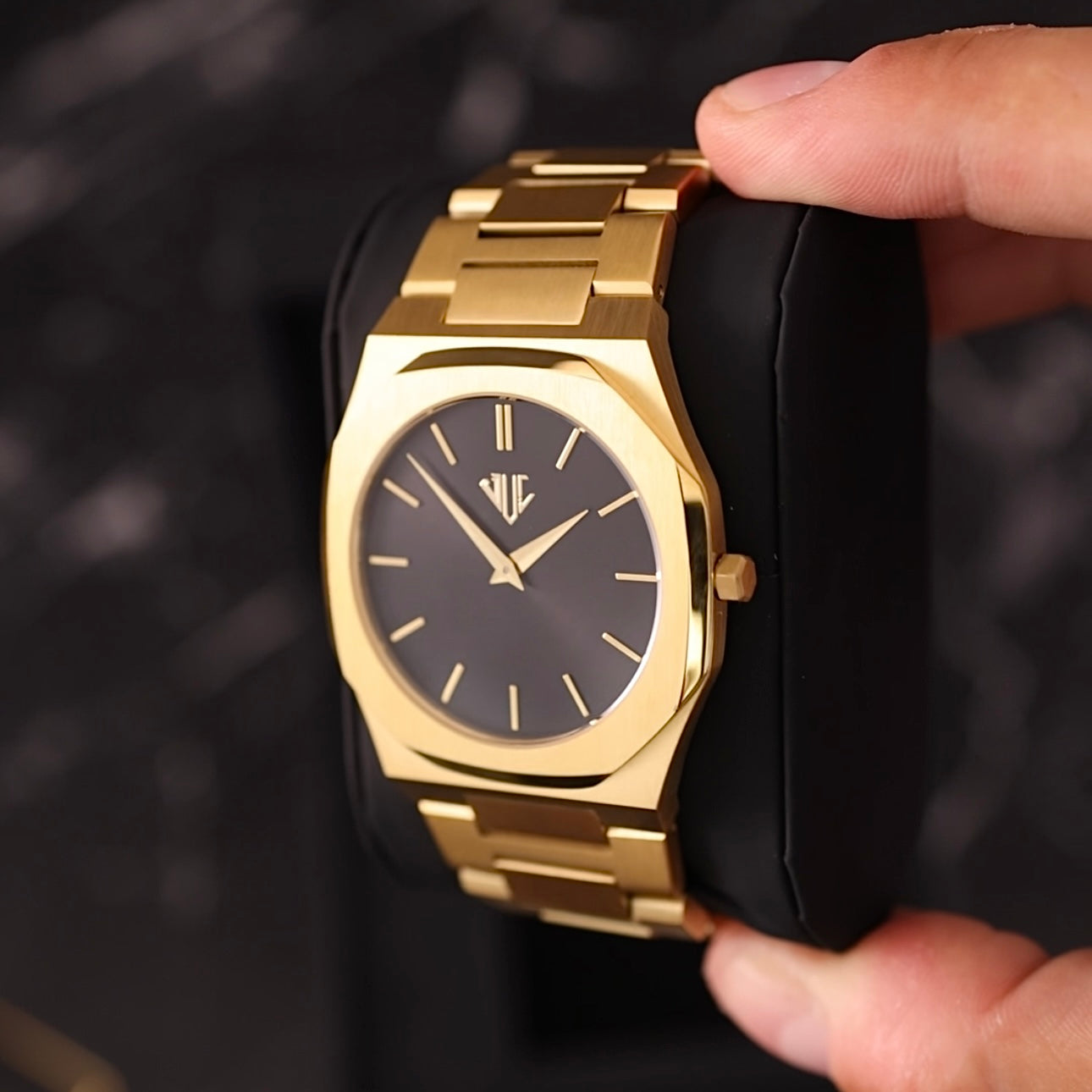 JULIVNO CLASSIC WATCH - GOLD