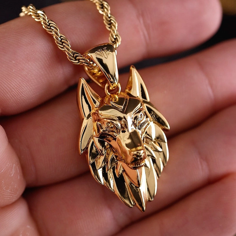 WOLF PENDANT - GOLD (34𝘮𝘮)