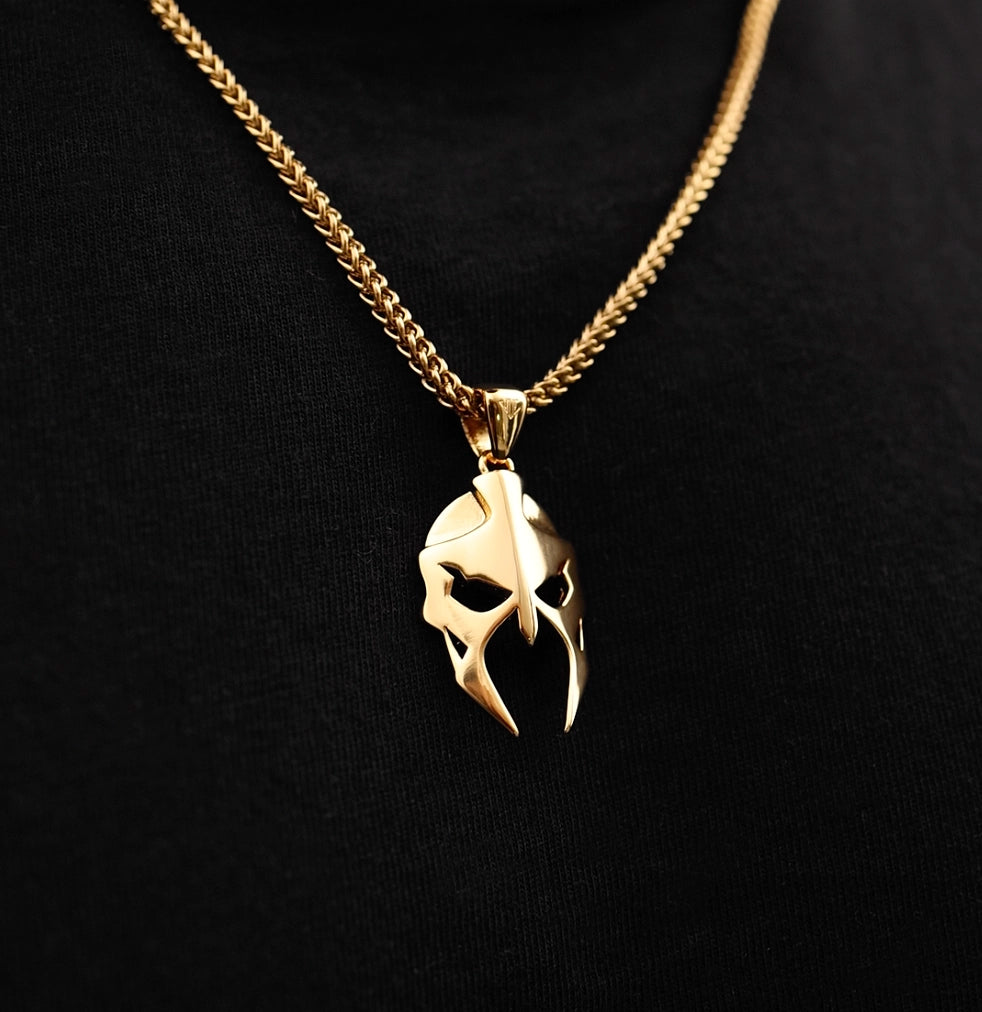 GLADIATOR PENDANT - GOLD (28𝘮𝘮)