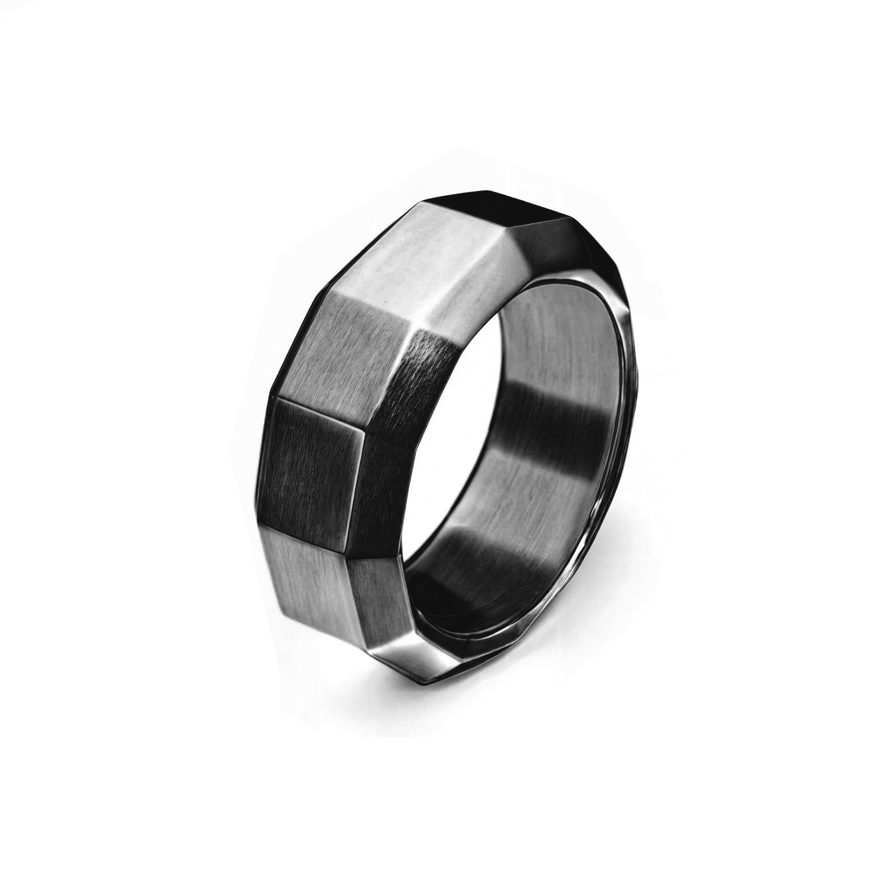 ANILLO FACETADO - NEGRO