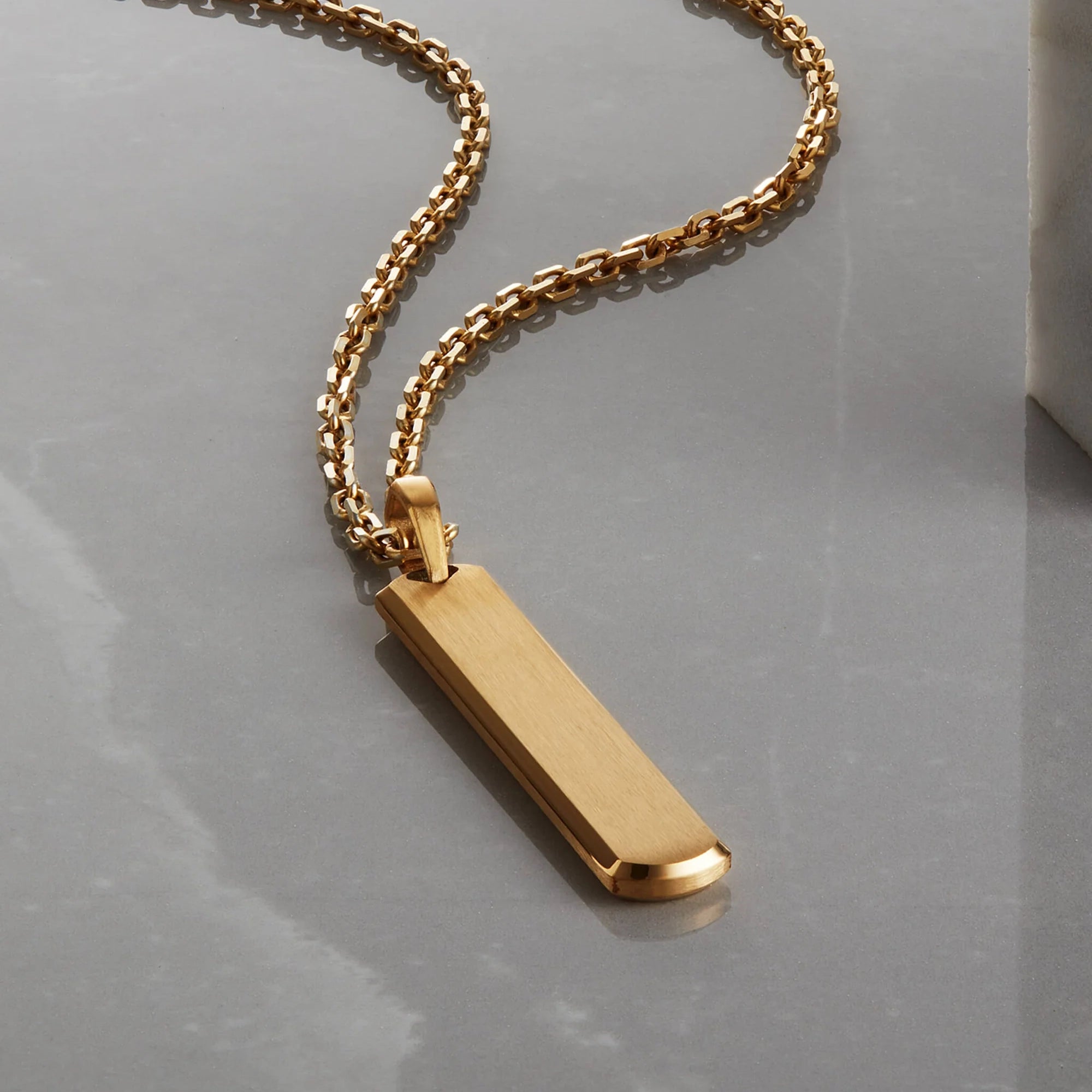 BAR PENDANT - GOLD (44𝘮𝘮)