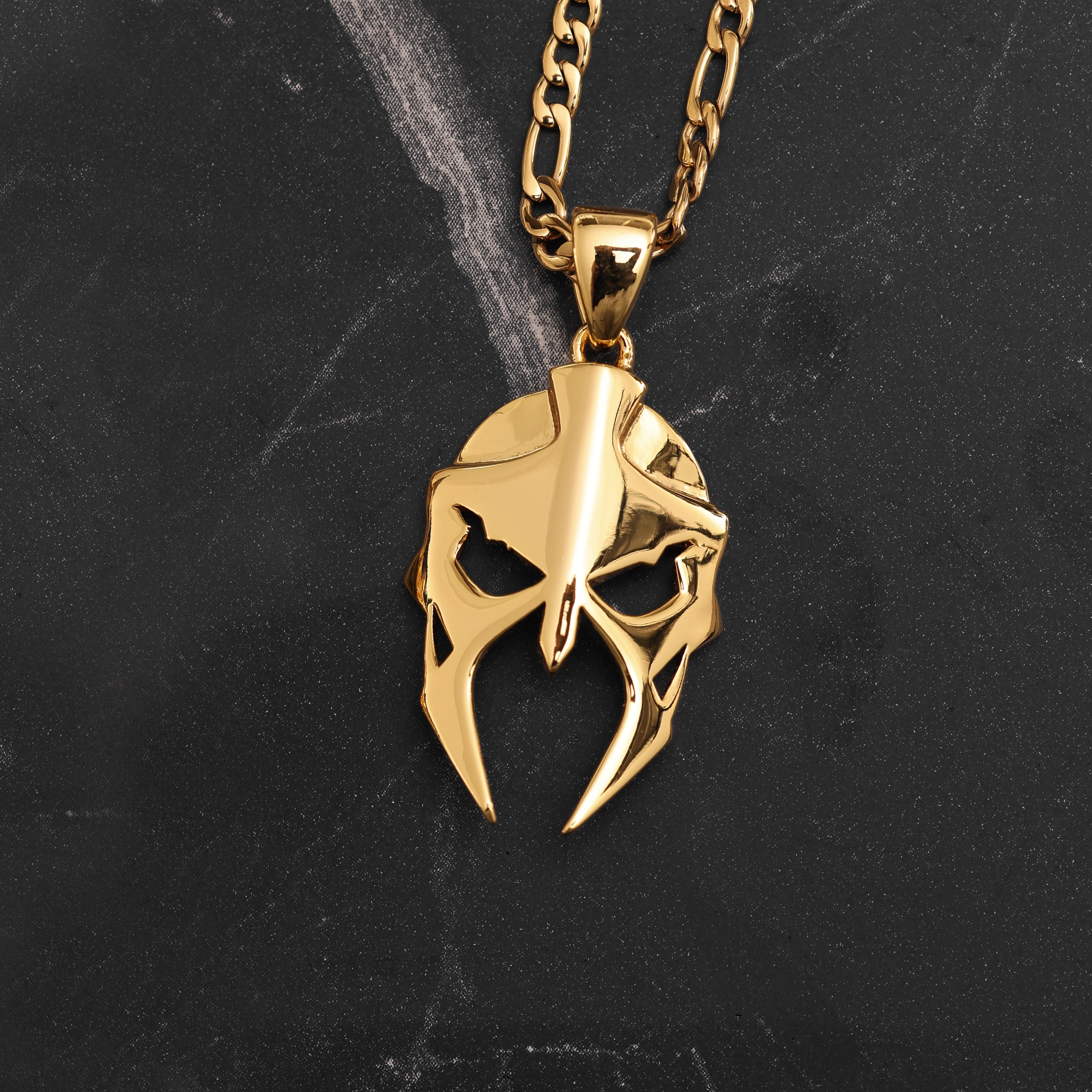 GLADIATOR PENDANT - GOLD (28𝘮𝘮)