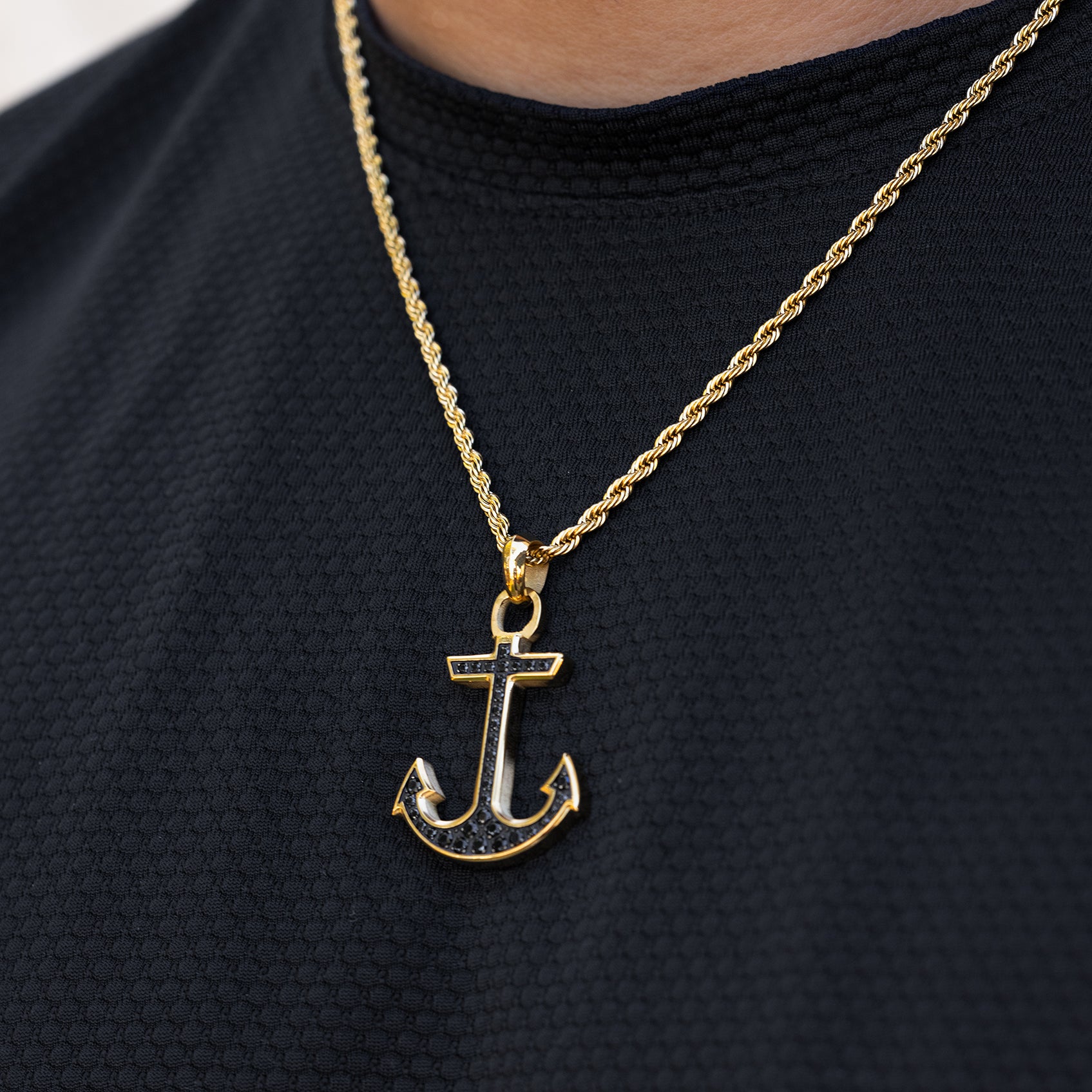 DIAMOND ANCHOR PENDANT - GOLD (38𝘮𝘮)