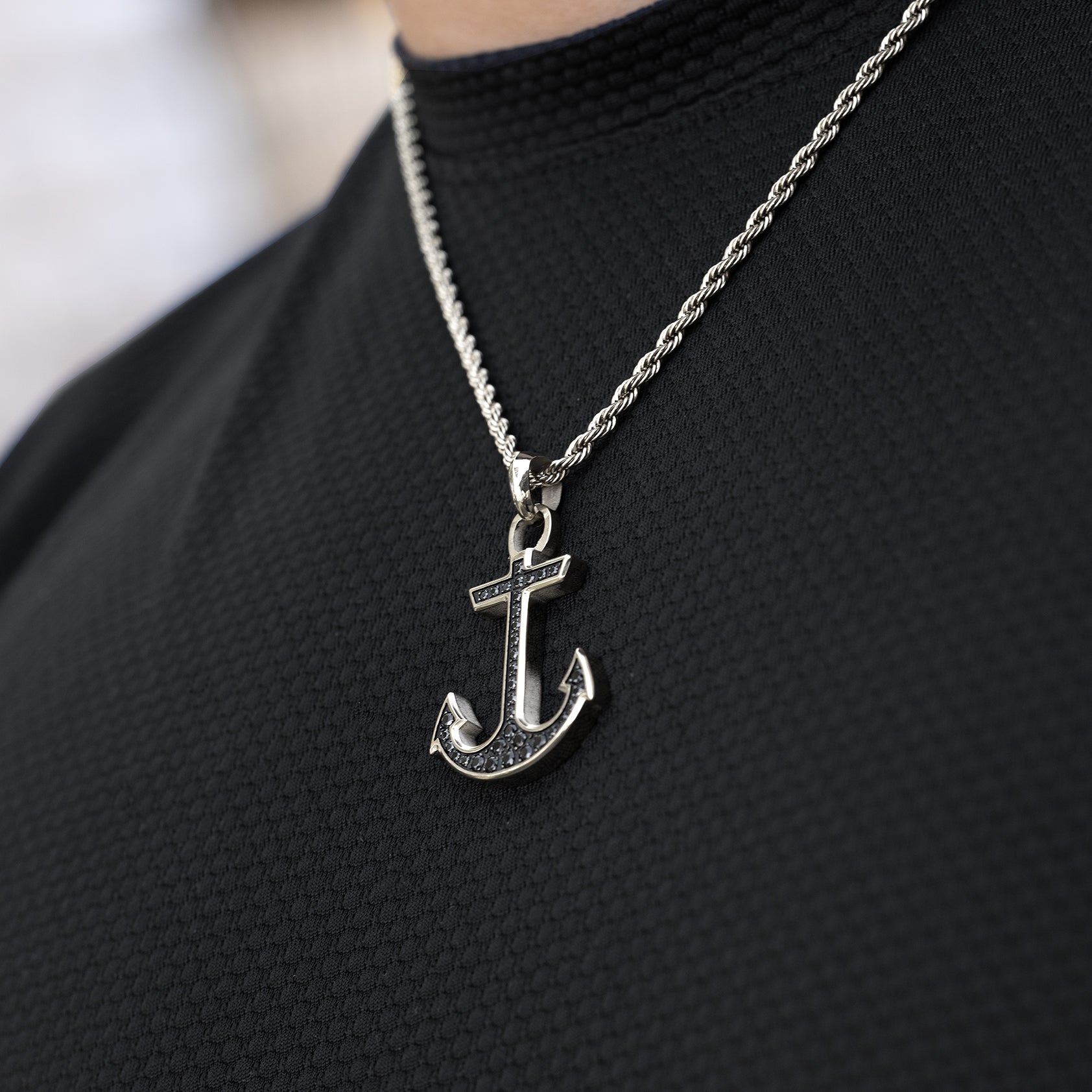 DIAMOND ANCHOR PENDANT - WHITE GOLD (38𝘮𝘮)