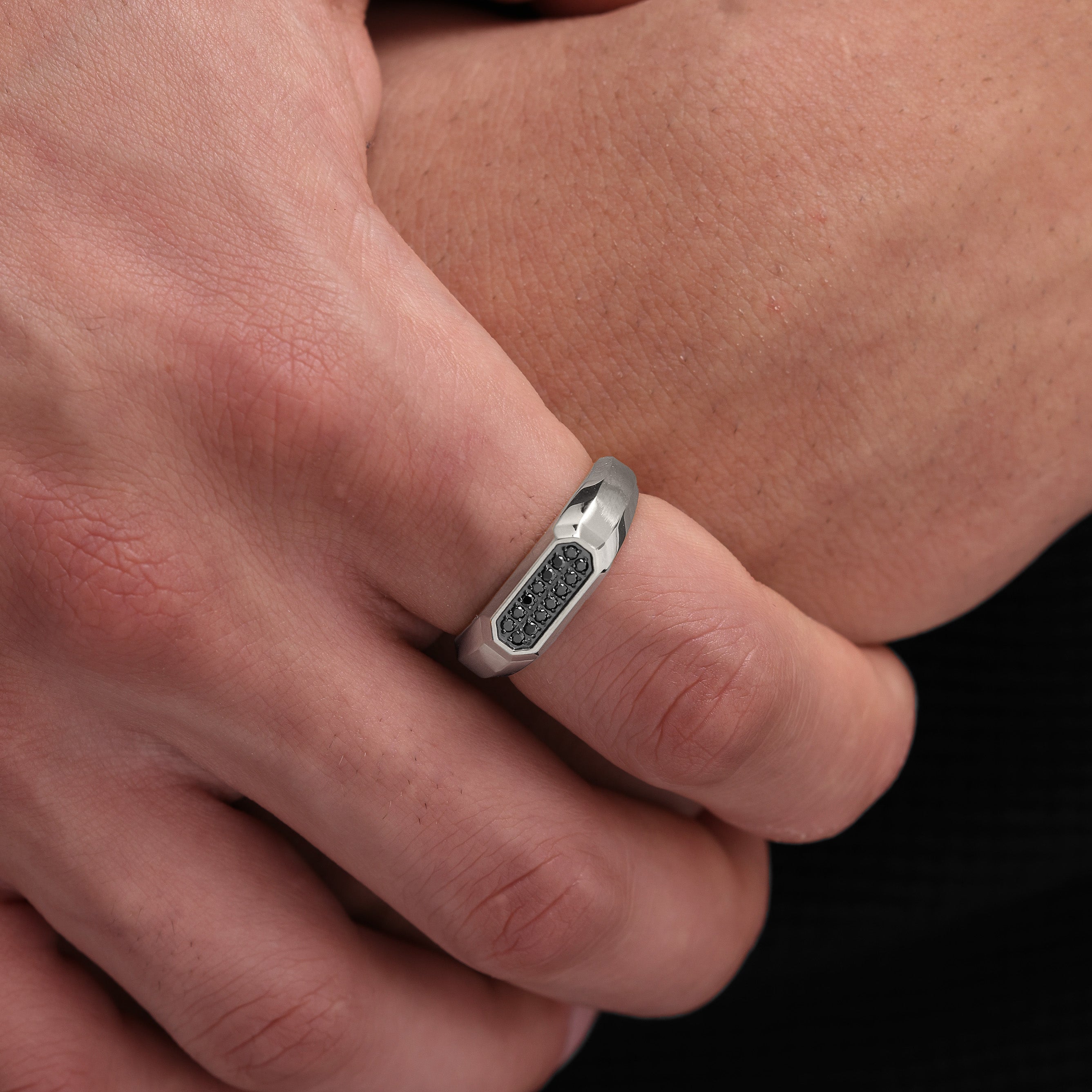 Minimal Diamond Ring