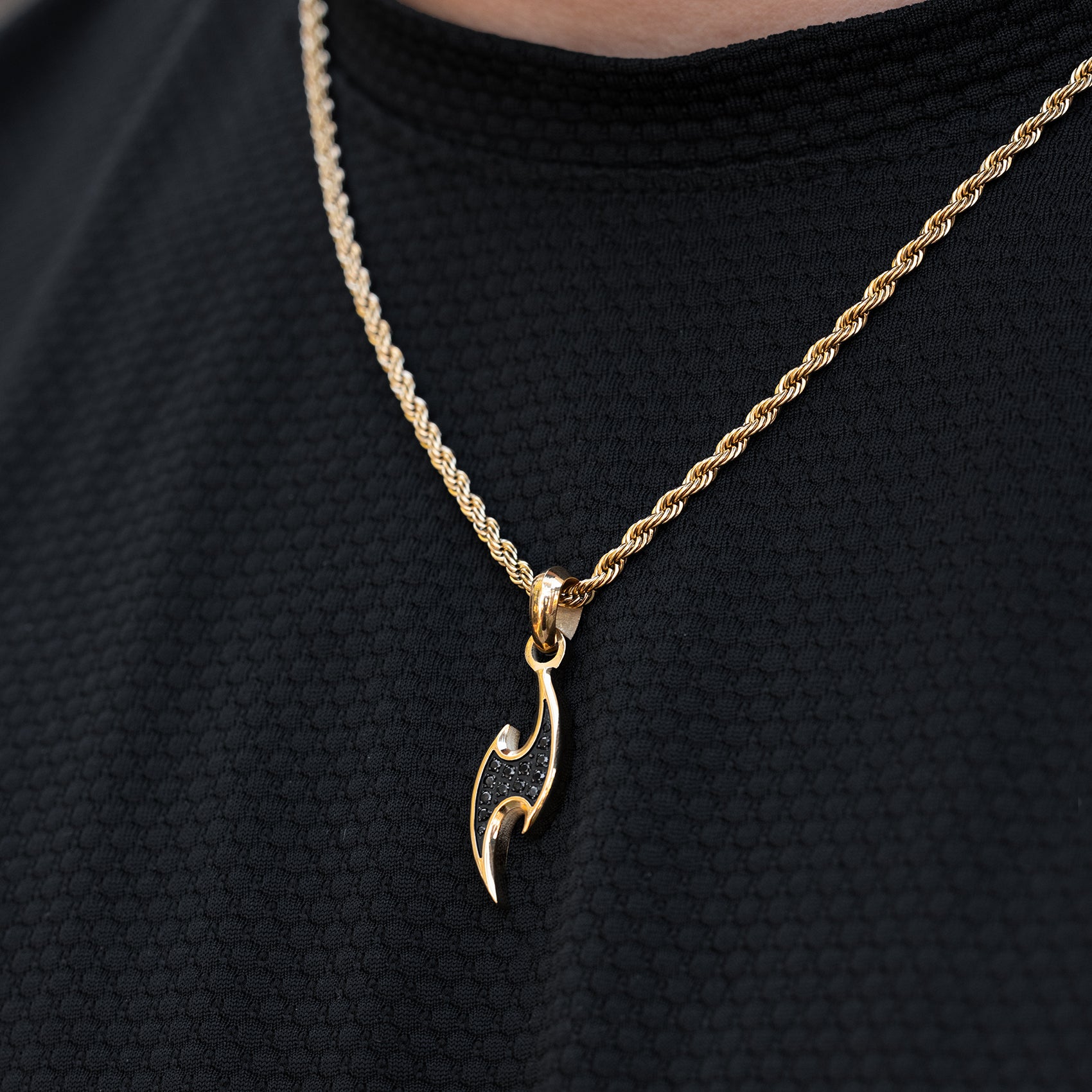 NINJA BLADE PENDANT - GOLD (30𝘮𝘮)