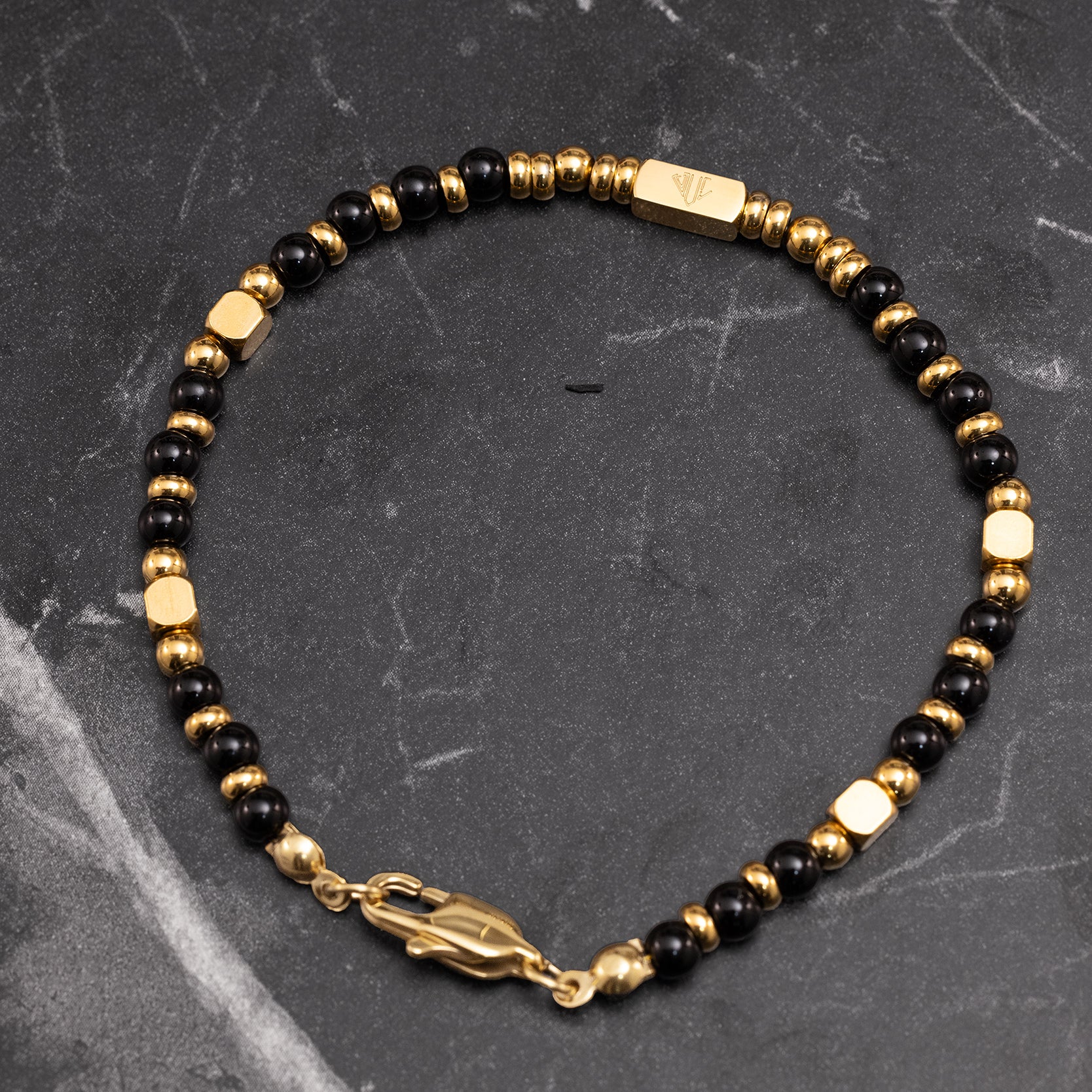 BLACK ONYX BRACELET - GOLD (4𝘮𝘮)
