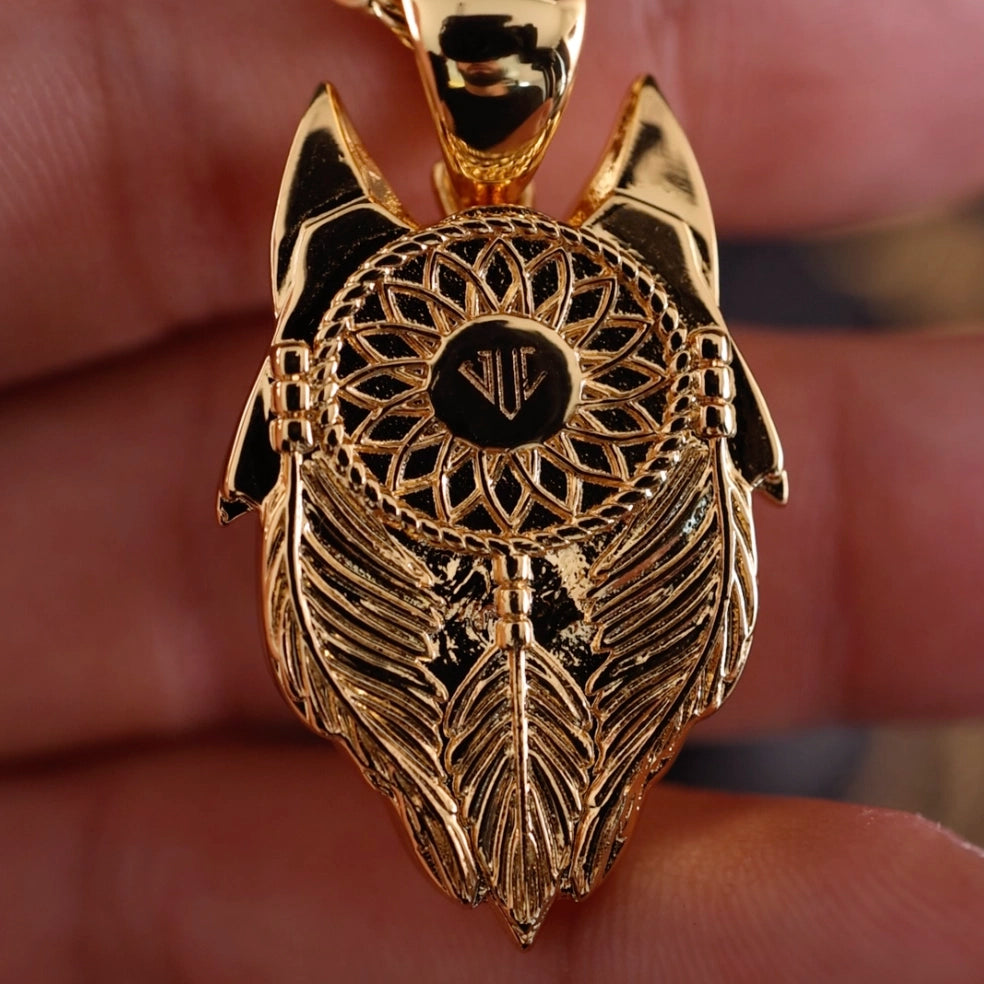 WOLF PENDANT - GOLD (34𝘮𝘮)