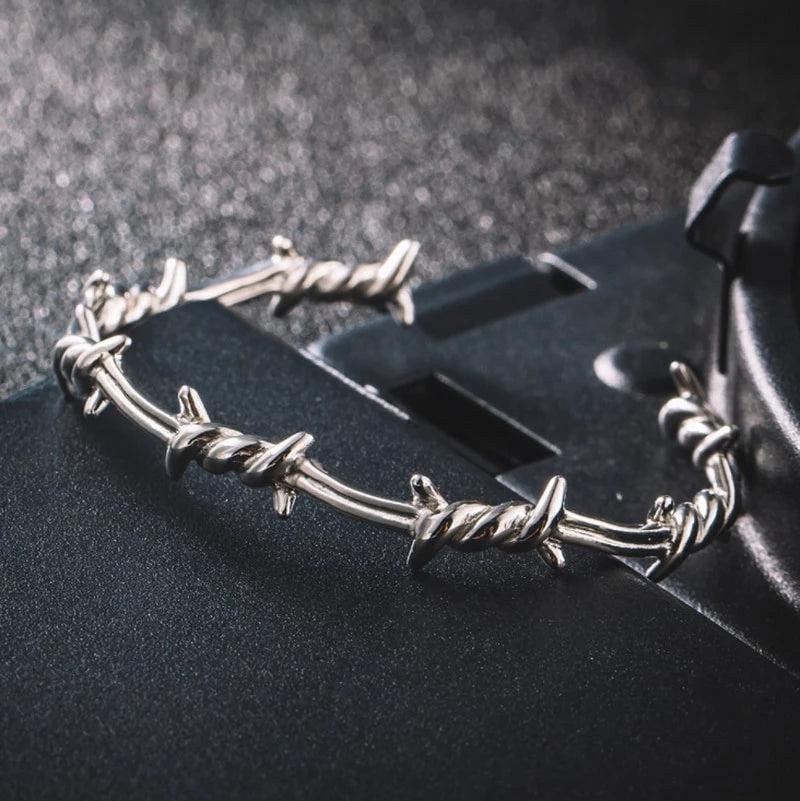 Premium menโs white gold plated thorns cuff bracelet with sculpted design