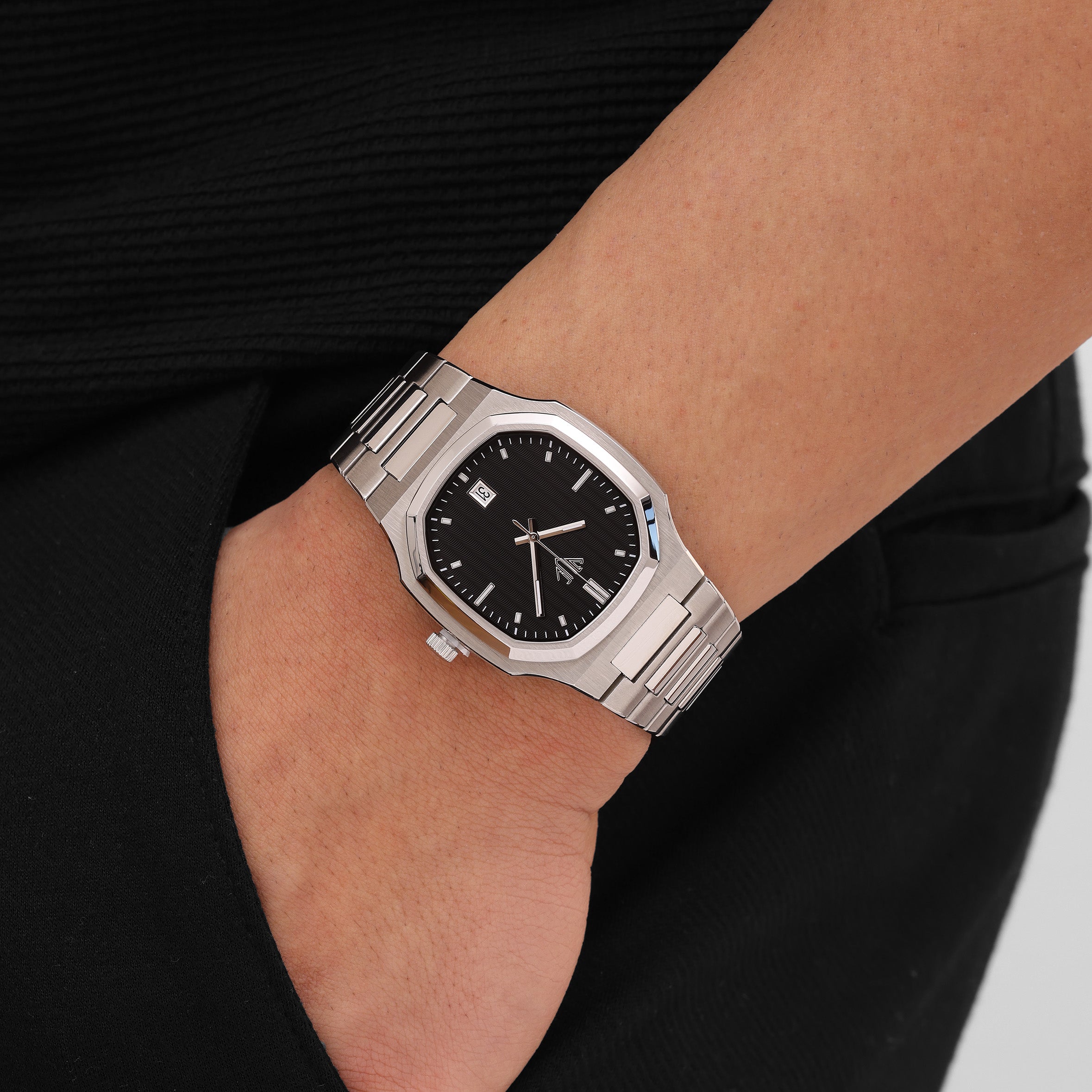 Julivno Herald Watch