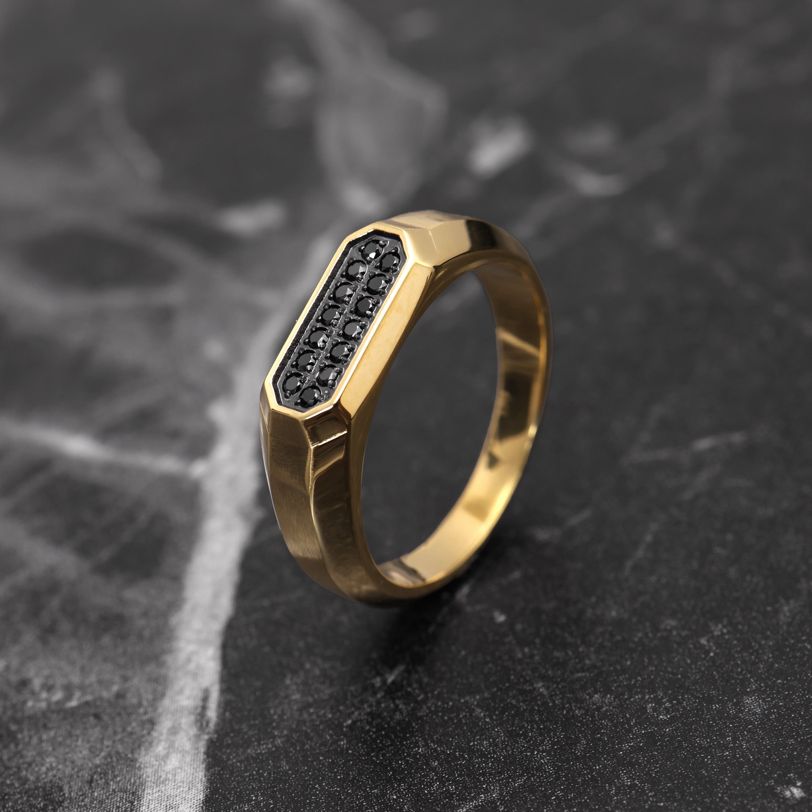 Minimal Diamond Ring