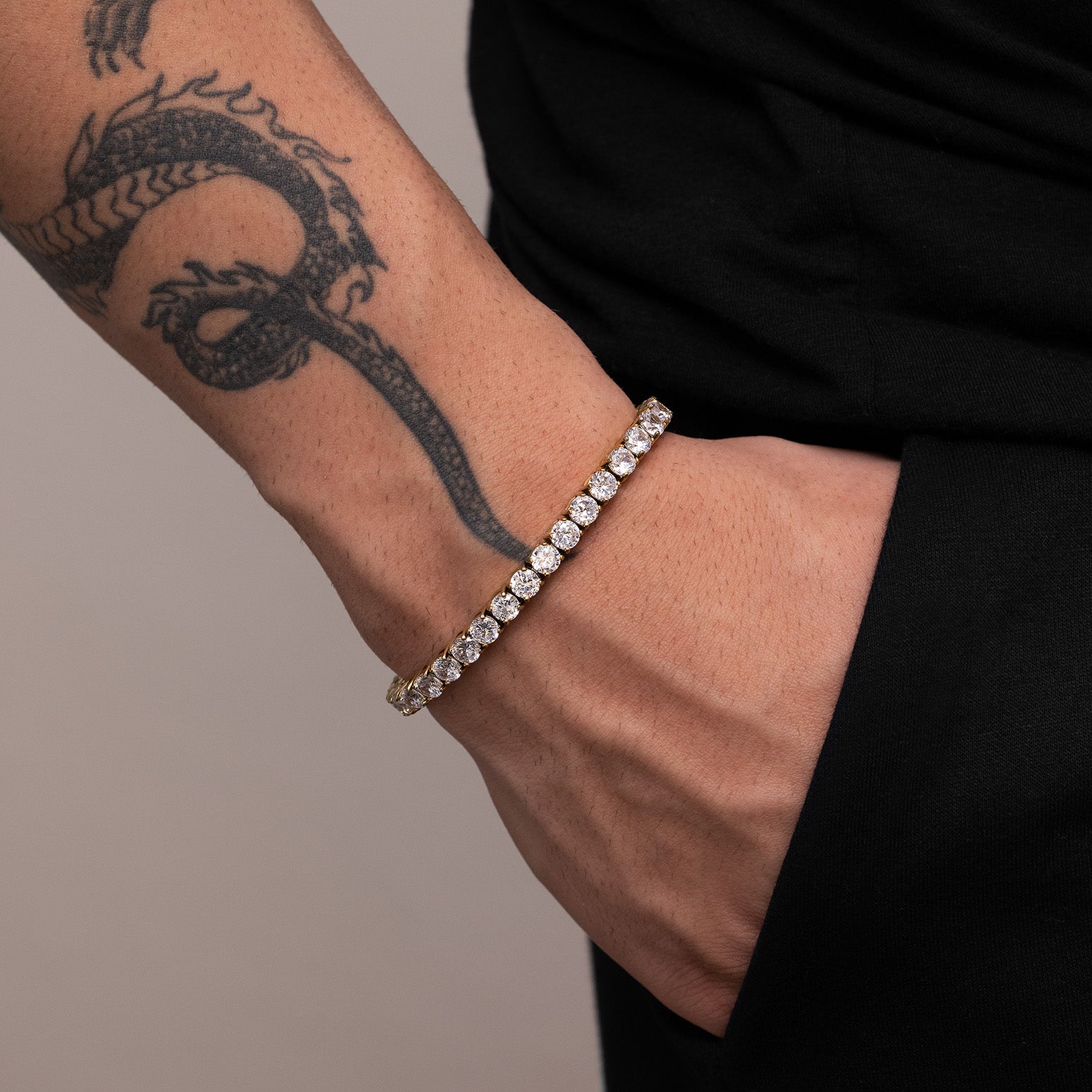 Luxury Gold tennis bracelet with prong-set links