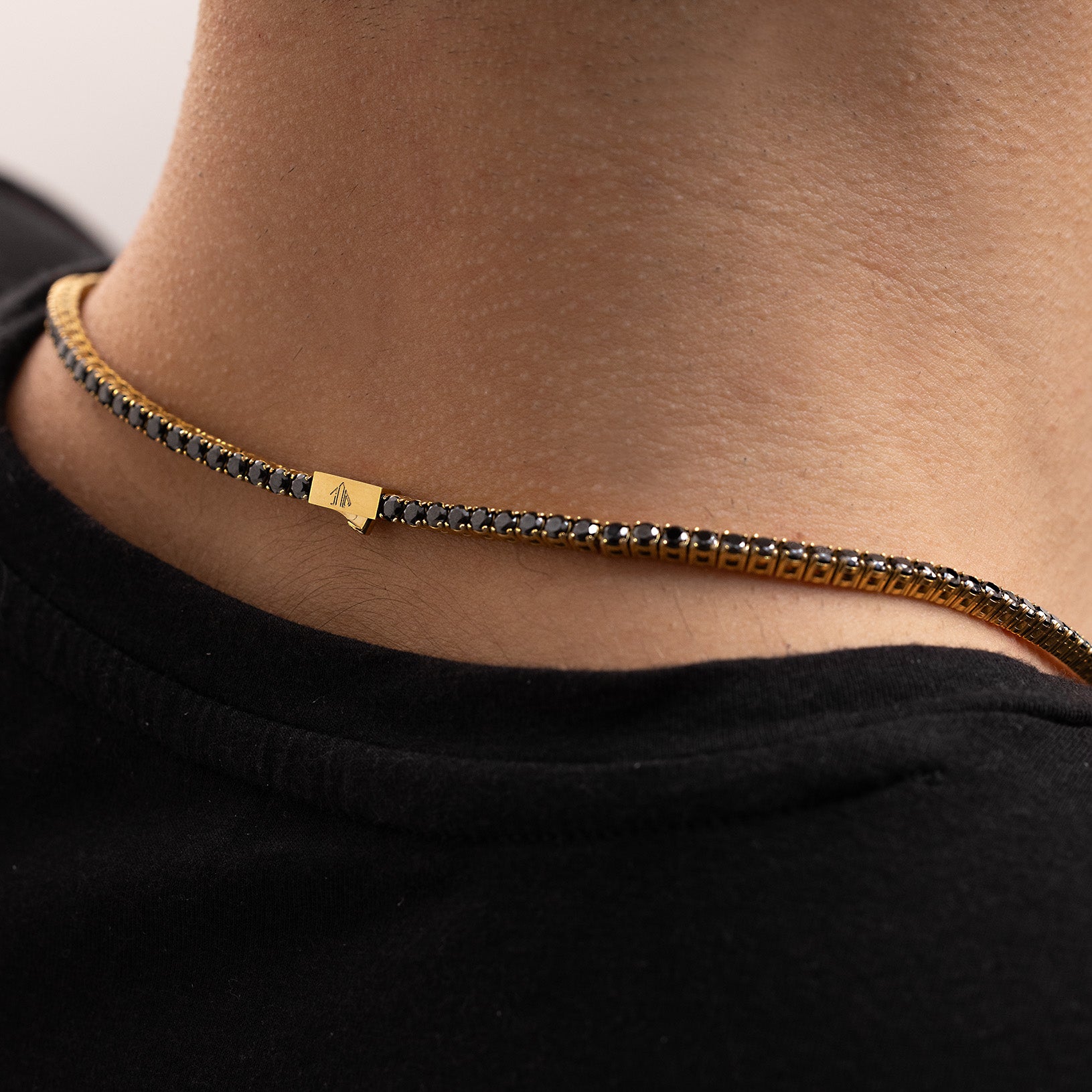 TENNIS CHAIN - BLACK/GOLD (3𝘮𝘮)